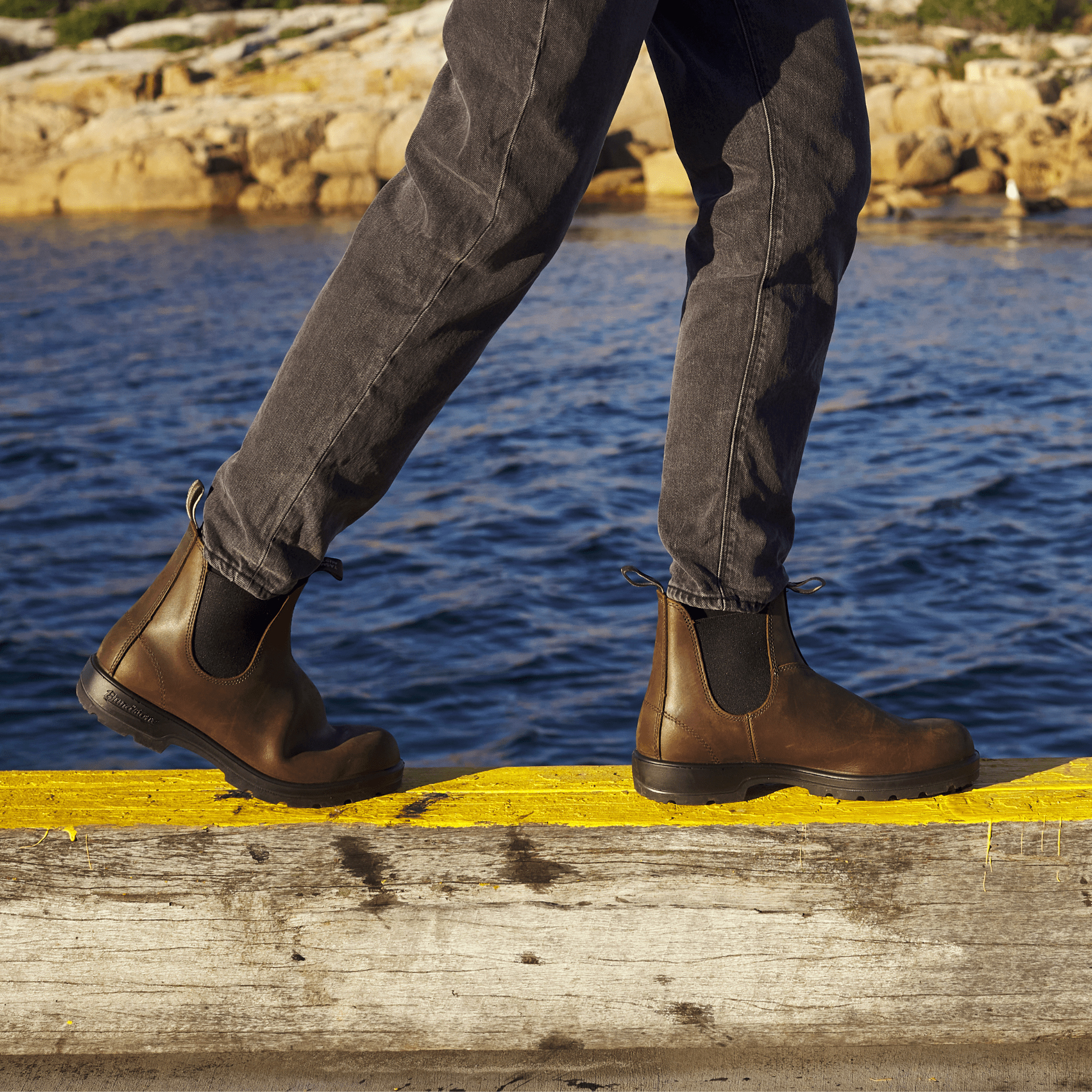 Blundstone 1609 Antique Brown Leather Chelsea Boots Blundstones UK