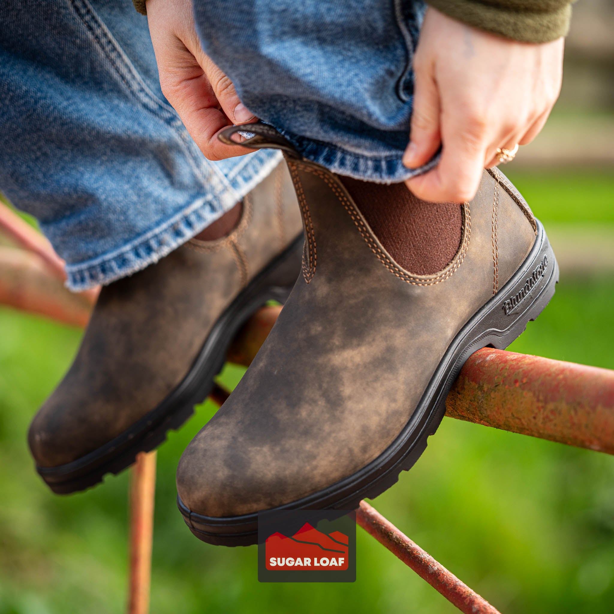 Blundstone 585 Rustic Brown Boots | Unisex Non-Safety Dealer Boots