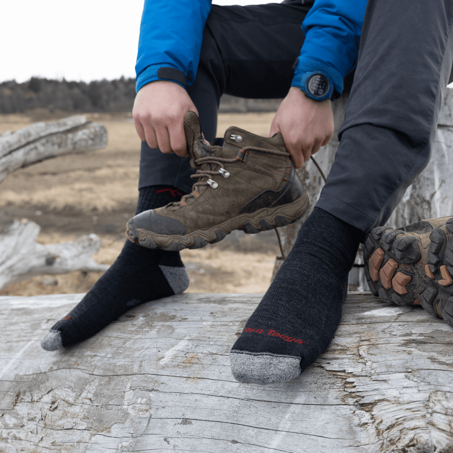 
                  
                    Darn Tough Men's Hiker Micro Crew Midweight with Cushion Socks - Black
                  
                