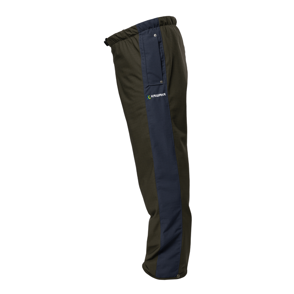 
                  
                    Side details of the Kaiwaka Men’s Overtrousers, functional farming waterproof trousers for long days outdoors.
                  
                